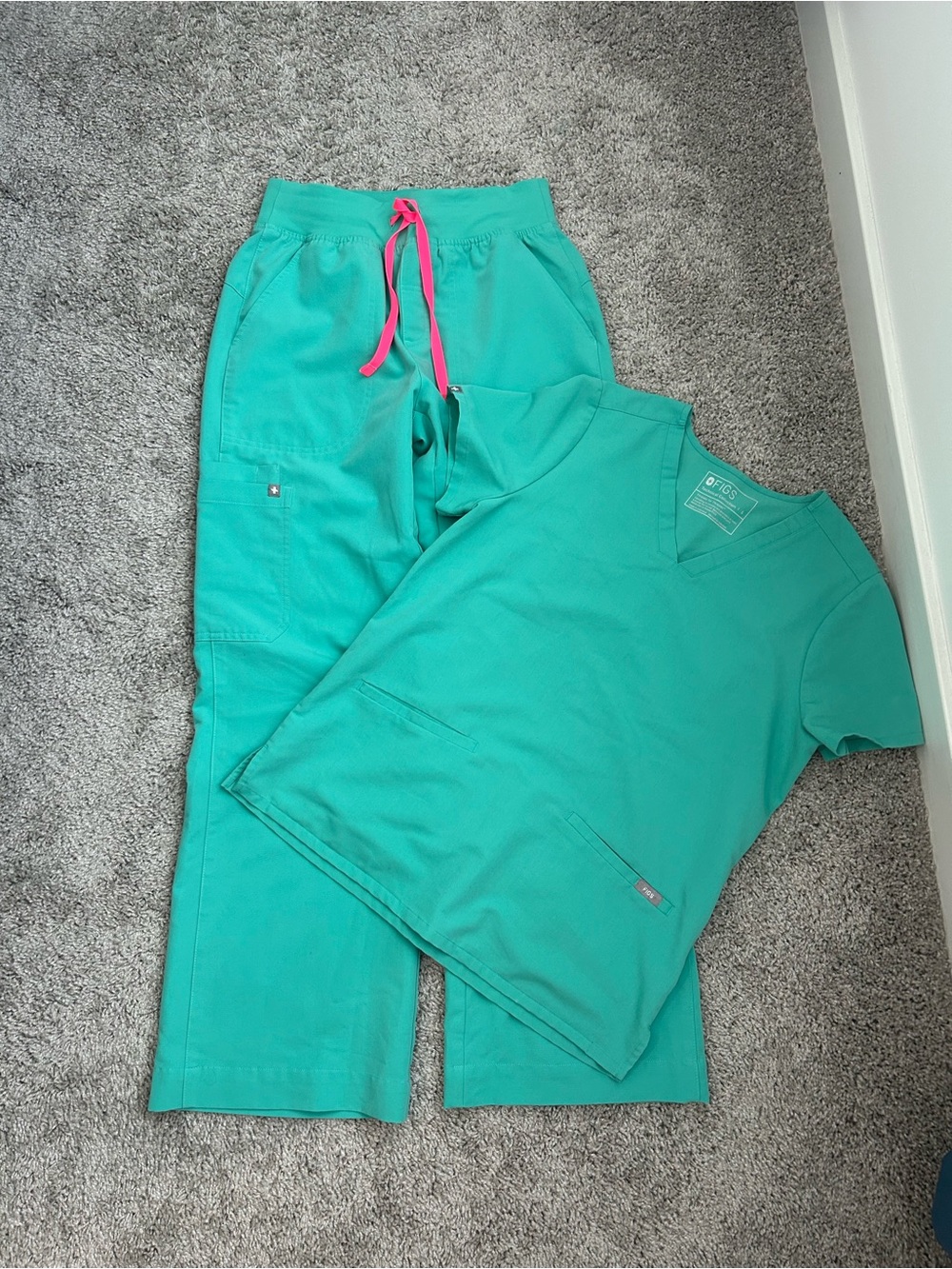 Figs Surgical Green scrub set